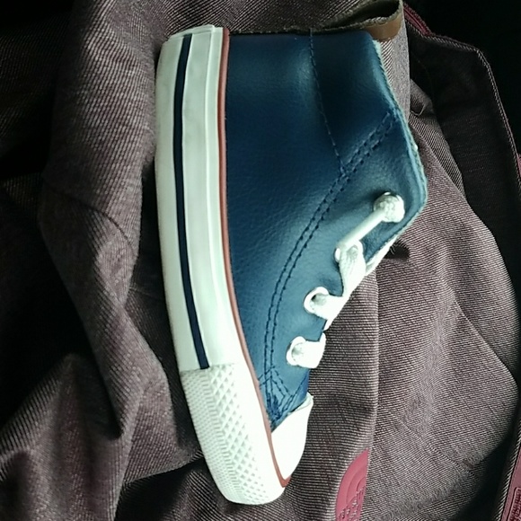 Converse - Picture 3 of 3